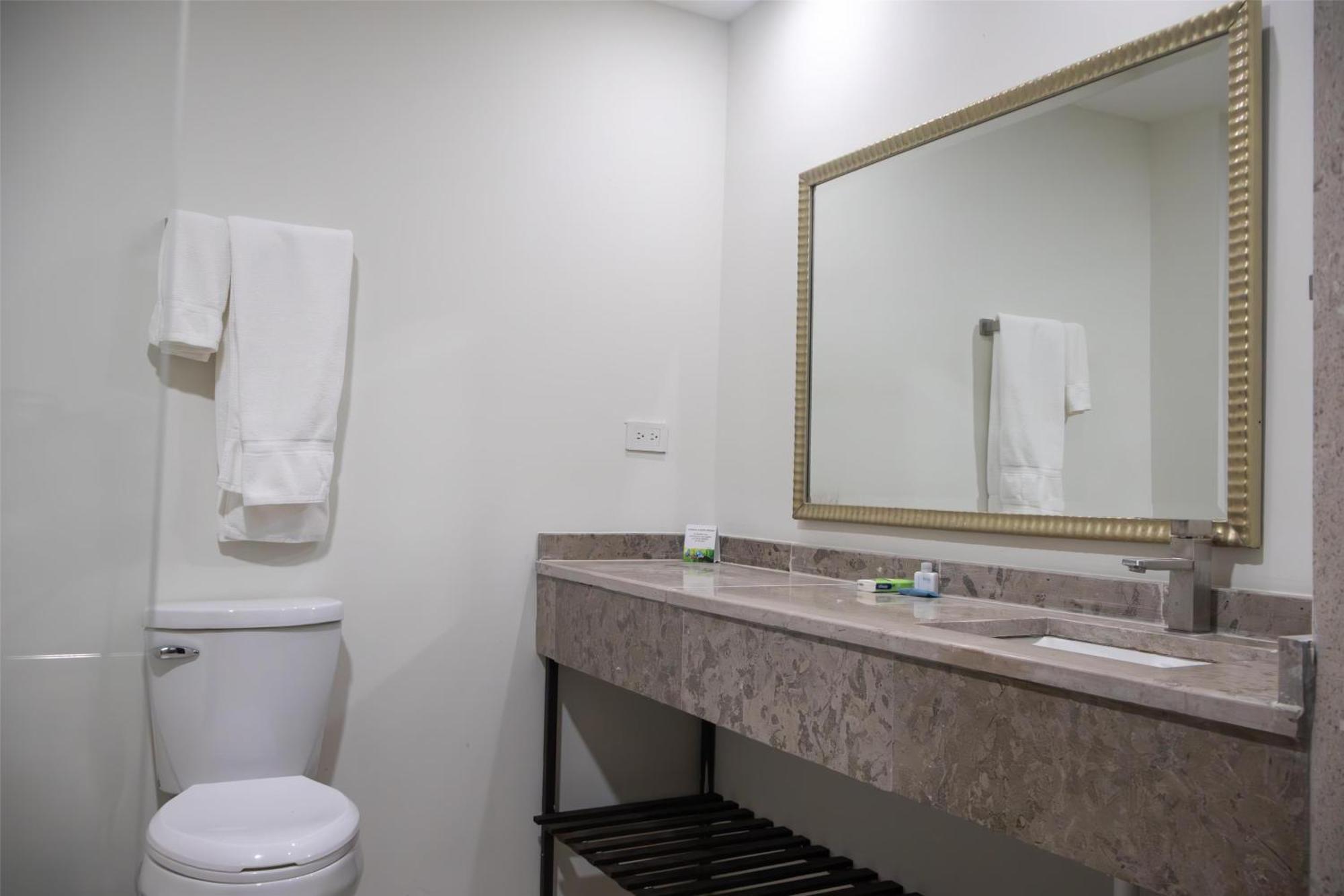 Best Western Plus Sacramento 치와와주 외부 사진